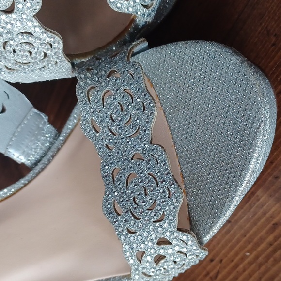 Heels - Picture 3 of 16